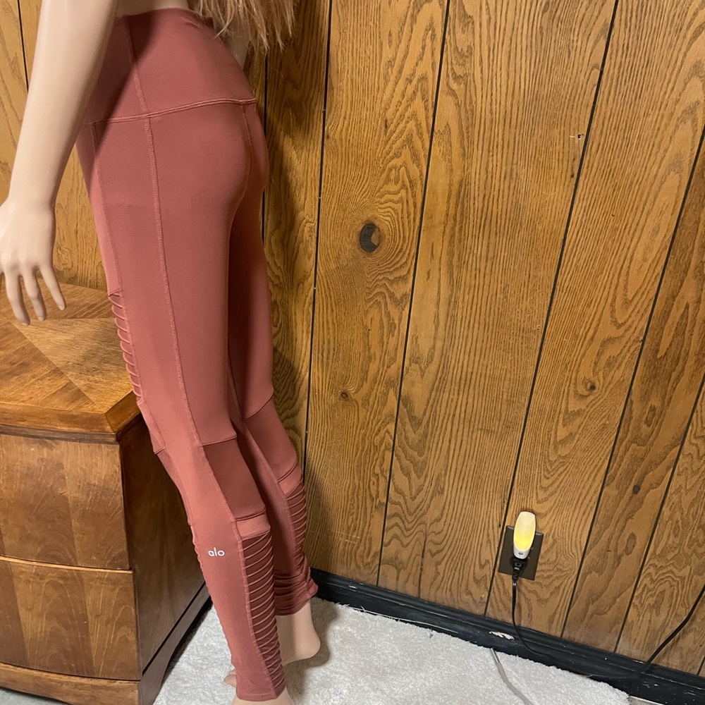 ALO" Yoga Moto Leggings -High Waist - Picture 8 of 16